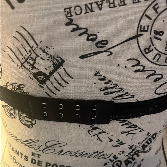 Black Lace Halter Bralette - Picture 5 of 10